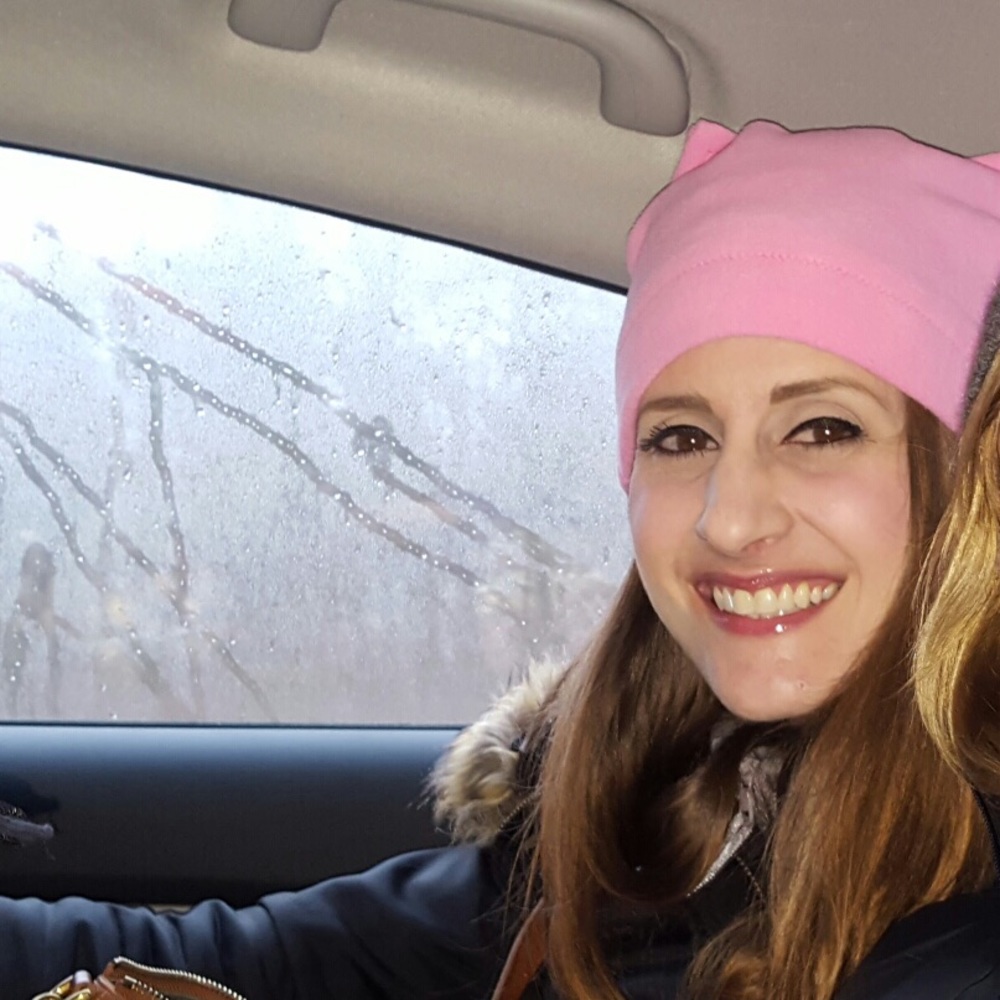 Meet your Posher, Lisa @farsonfinds